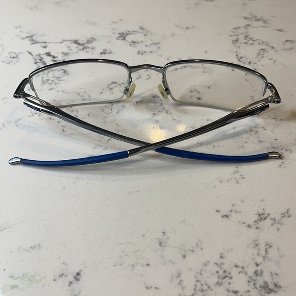 Oakley frame - Picture 2 of 2